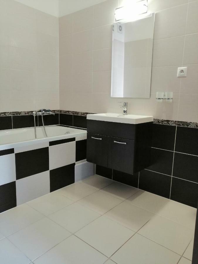 Apartment J&D Dunajská Streda Exteriör bild