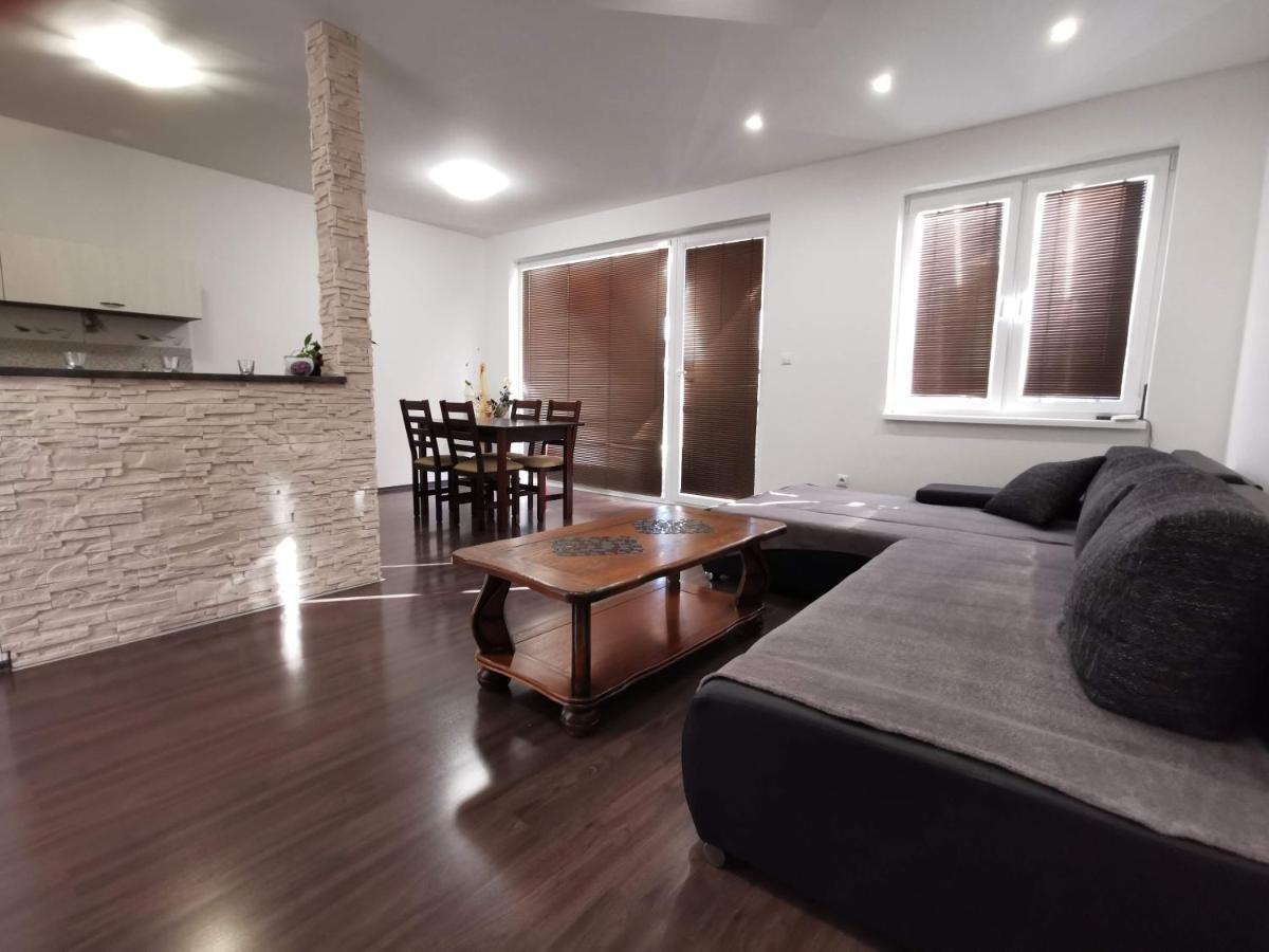 Apartment J&D Dunajská Streda Exteriör bild